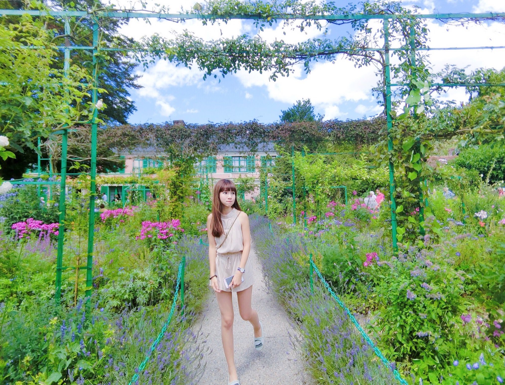 法國巴黎著名景點『浪漫的莫內花園』故居 走入莫內的畫中 內有Giverny Monet 交通資訊分享 ♥ 小Connie愛夢遊。遊記
