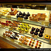 [cafe。下午茶] ♥♥ agnes.b Agnès b. CAFÉ L.P.G. Taiwan 蛋糕 巧克力 優格冰 都好吃// N訪 ♥ JoyceWu。食記